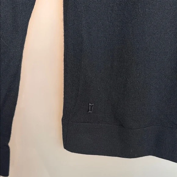 Kit and Ace - Black V-Neck Women's Sweater - Picture 3 of 3